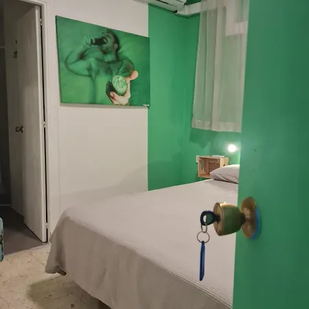 Maracuya House - Men Only بيت ضيافة توريمولينوس