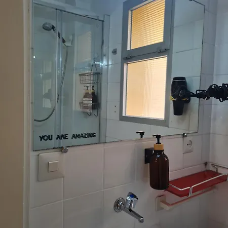 Гостьовий будинок Maracuya House - Men Only