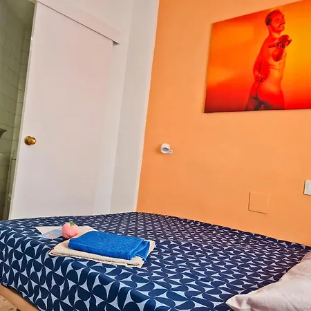 Maracuya House - Men Only Гостьовий будинок Торремолінос