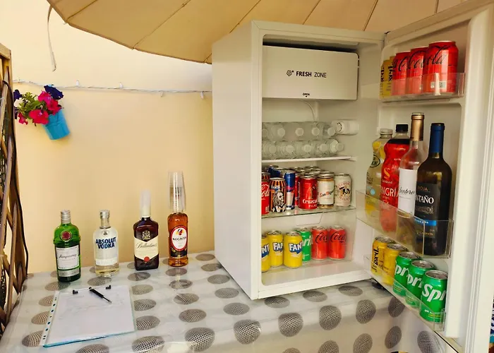 בית הארחה Maracuya House - Men Only 3*