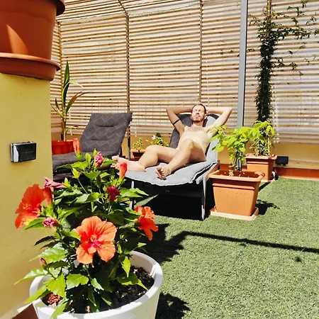 Maracuya House - Men Only Guest house *